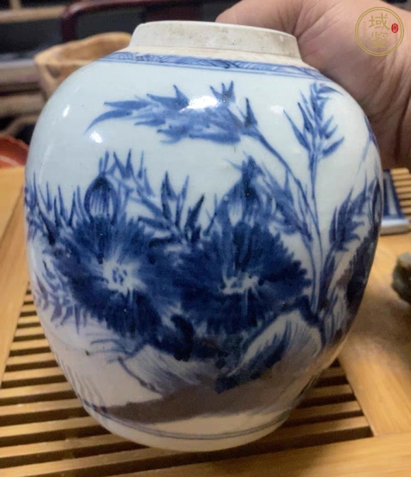 古玩陶瓷青花花卉紋蓋罐真品鑒賞圖