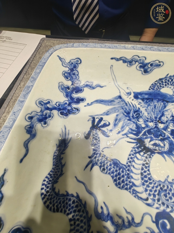 古玩陶瓷龍紋青花盤真品鑒賞圖