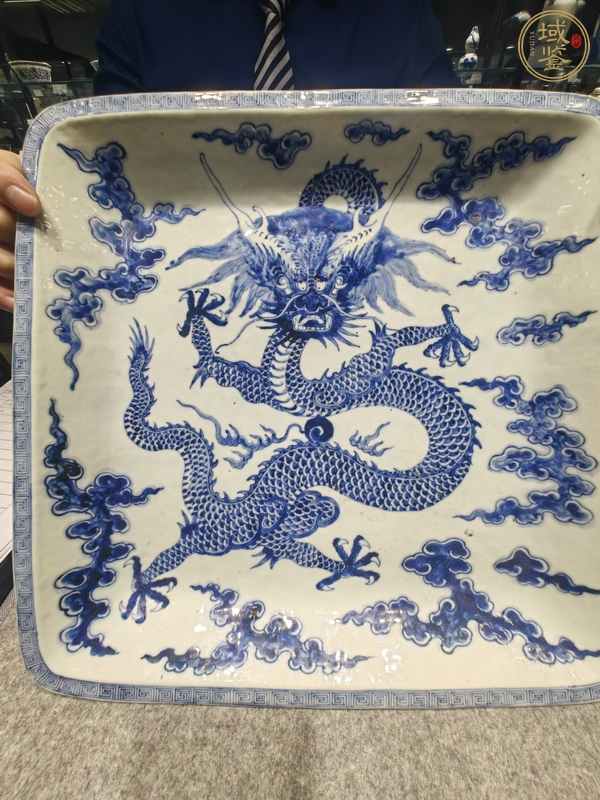 古玩陶瓷龍紋青花盤真品鑒賞圖