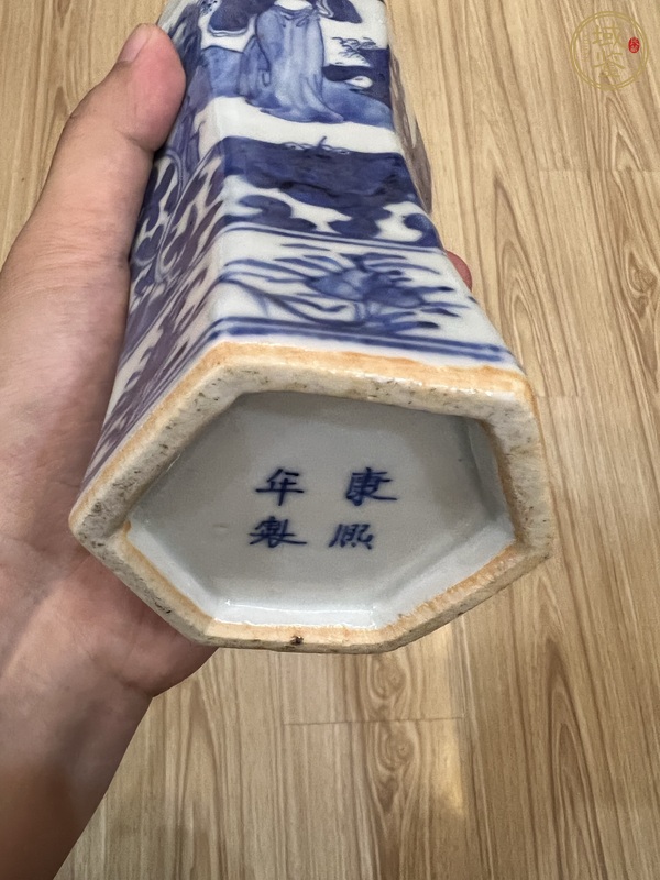 古玩陶瓷清光緒青花仕女圖方瓶真品鑒賞圖