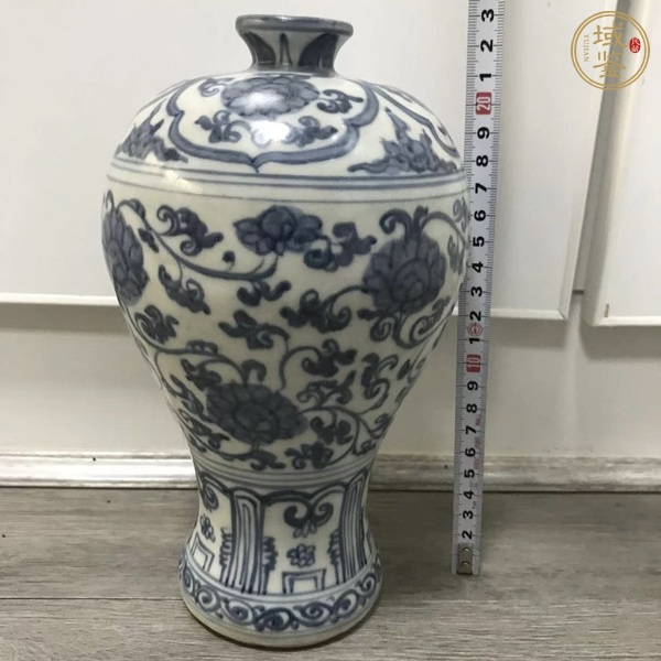 古玩陶瓷青花纏枝花卉梅瓶真品鑒賞圖