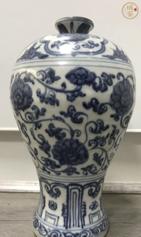 古玩陶瓷青花纏枝花卉梅瓶真品鑒賞圖