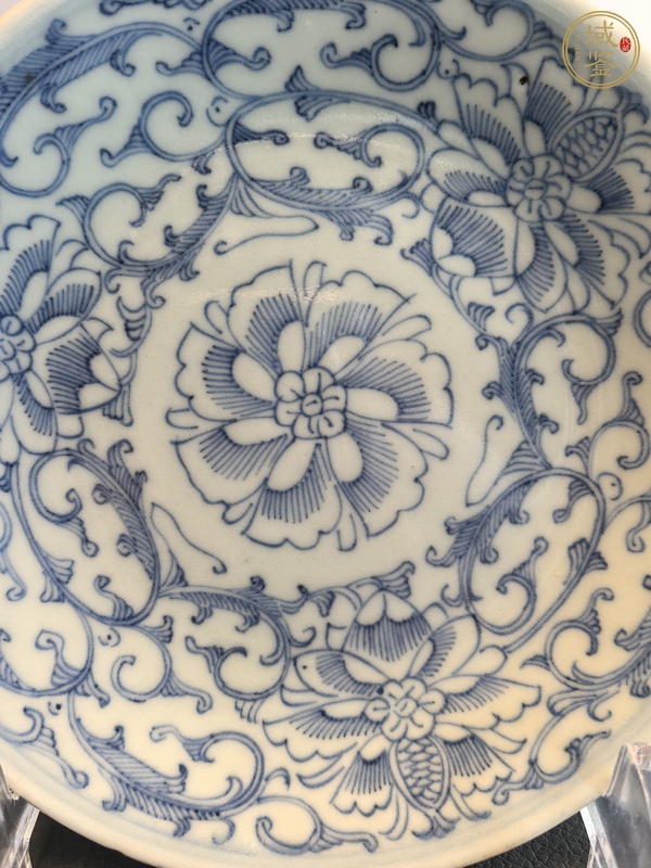 古玩陶瓷青花淡描花卉紋盤真品鑒賞圖