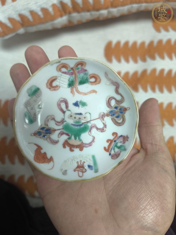 古玩陶瓷粉彩八寶紋花口盤真品鑒賞圖