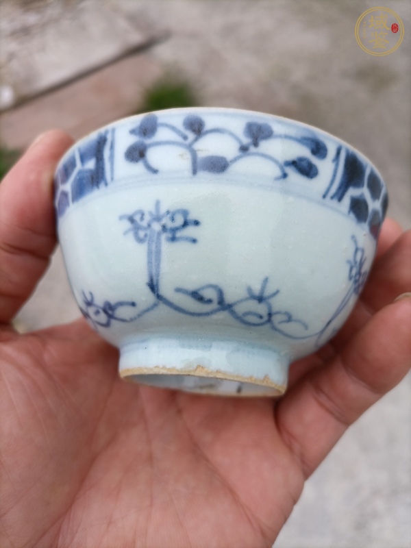 古玩陶瓷青花花卉紋茶碗真品鑒賞圖