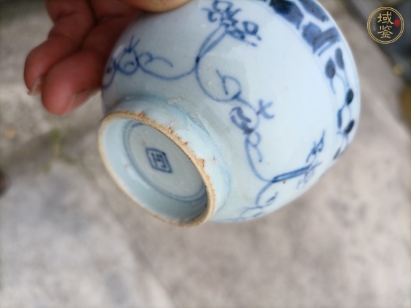 古玩陶瓷青花花卉紋茶碗真品鑒賞圖