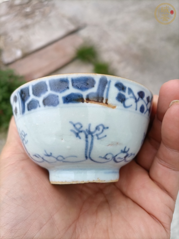 古玩陶瓷青花花卉紋茶碗真品鑒賞圖