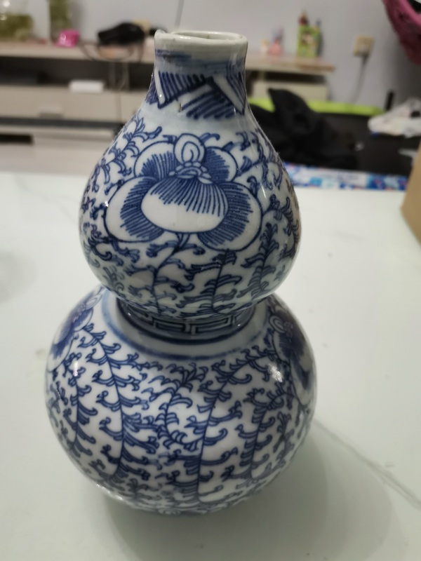 古玩陶瓷青花淡描花卉紋葫蘆瓶，注意品相拍賣，當(dāng)前價(jià)格0元