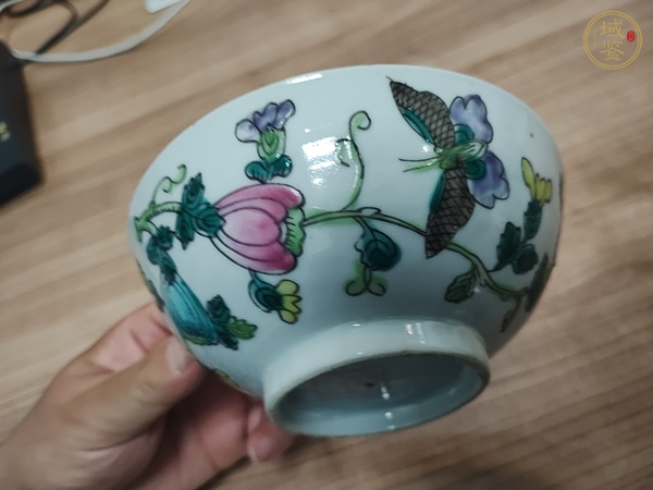 古玩陶瓷粉彩花卉紋碗真品鑒賞圖