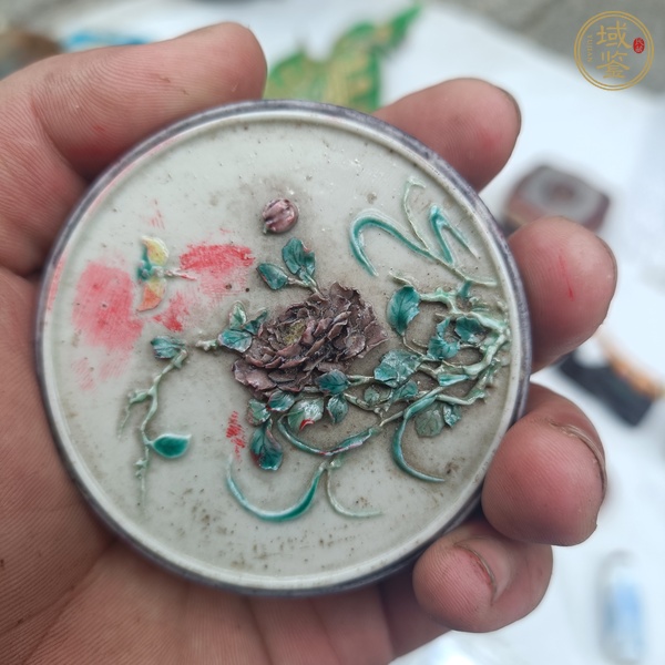 古玩陶瓷花蝶紋印泥盒真品鑒賞圖