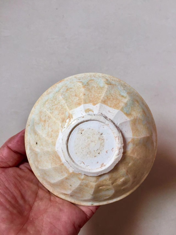 古玩陶瓷青白釉蓮瓣紋碗拍賣,當(dāng)前價格3600元