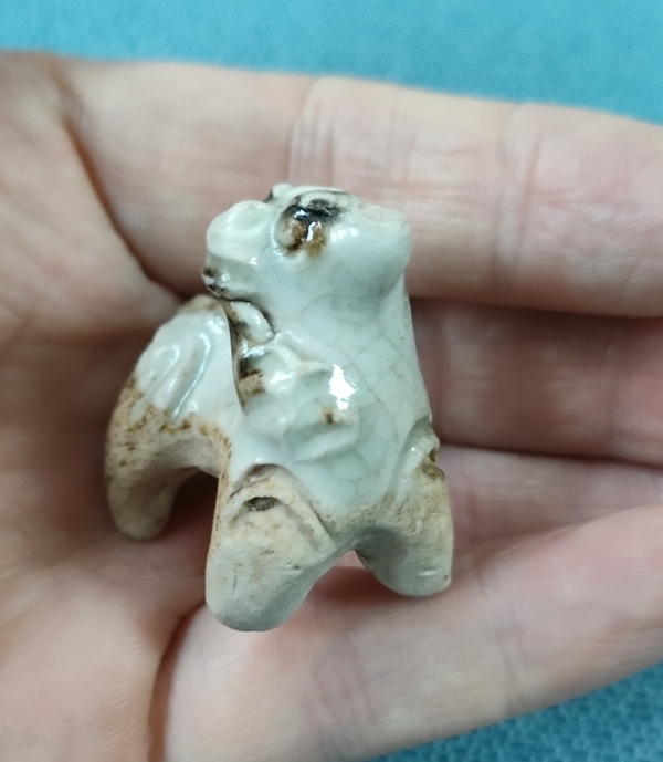 古玩陶瓷定窯宋金白釉點(diǎn)褐彩小羊瓷塑玩具拍賣，當(dāng)前價(jià)格1200元