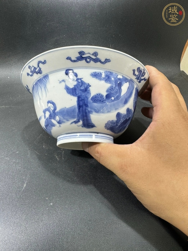 古玩陶瓷人物紋青花折沿碗真品鑒賞圖