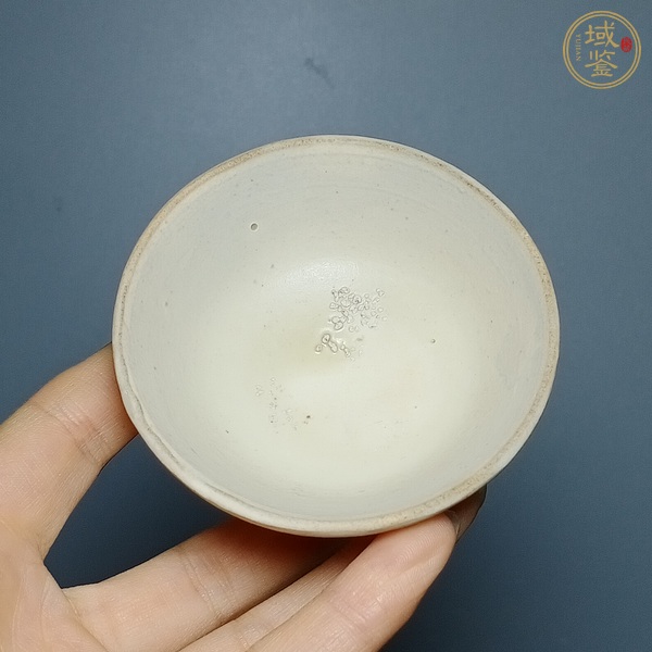 古玩陶瓷磁州窯白釉茶碗真品鑒賞圖