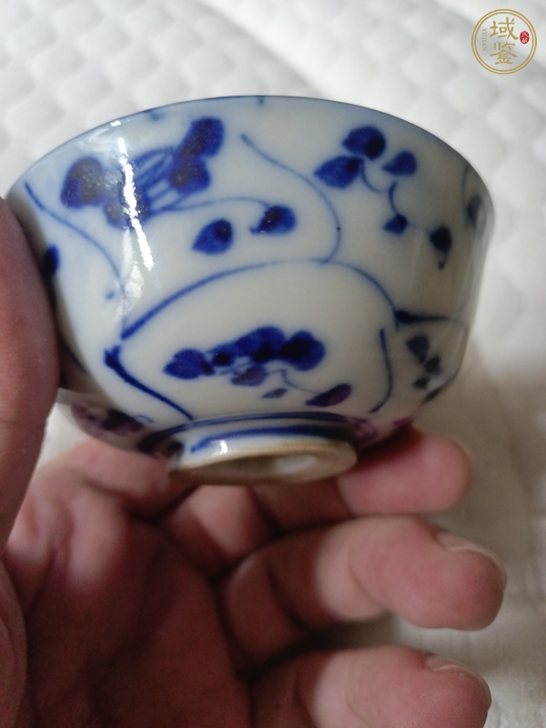 古玩陶瓷日本大正青花花卉紋茶碗真品鑒賞圖