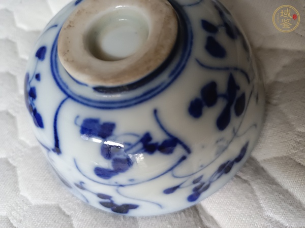 古玩陶瓷日本大正青花花卉紋茶碗真品鑒賞圖