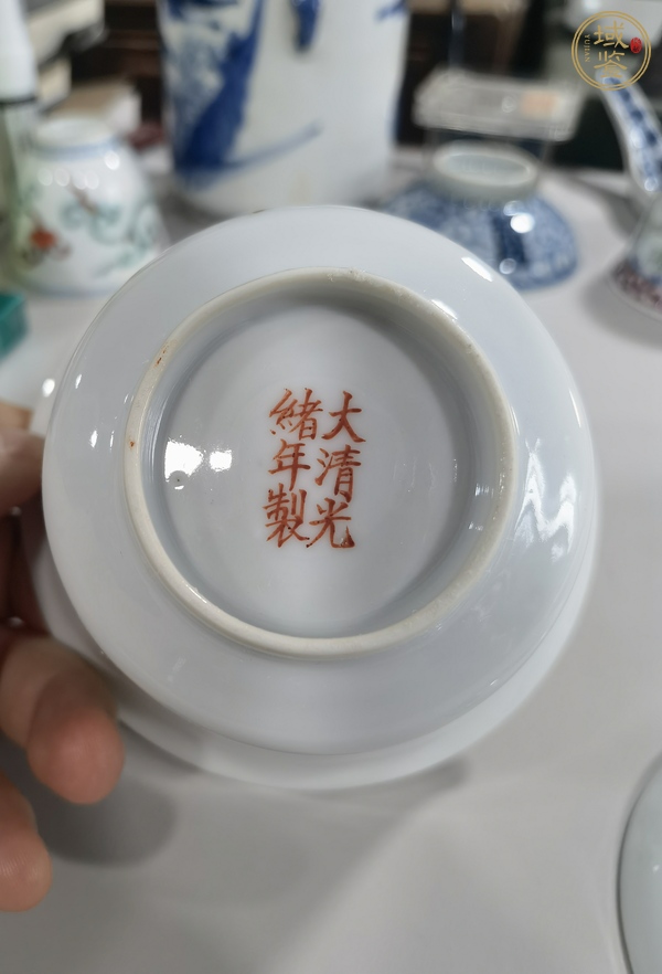 古玩陶瓷粉彩花卉紋蓋碗真品鑒賞圖