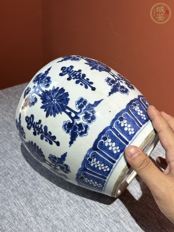 古玩陶瓷清代康熙花間壽字紋罐真品鑒賞圖