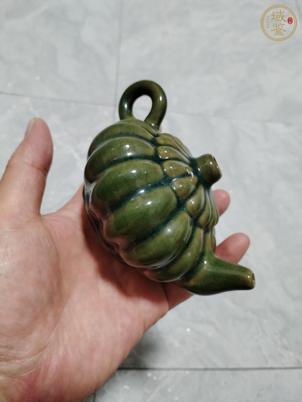 古玩陶瓷石灣窯綠釉茶壺真品鑒賞圖