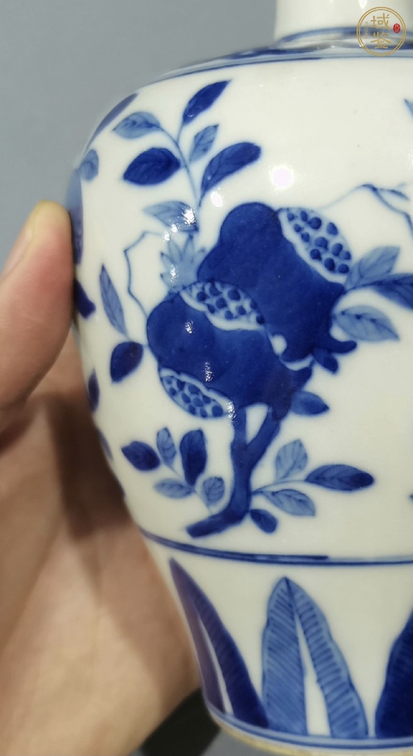 古玩陶瓷花果紋青花梅瓶真品鑒賞圖