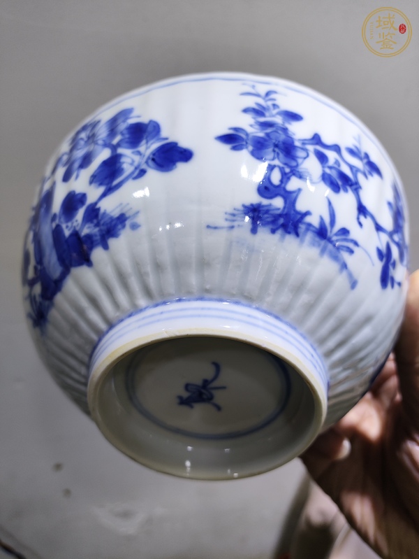 古玩陶瓷花卉紋青花碗真品鑒賞圖