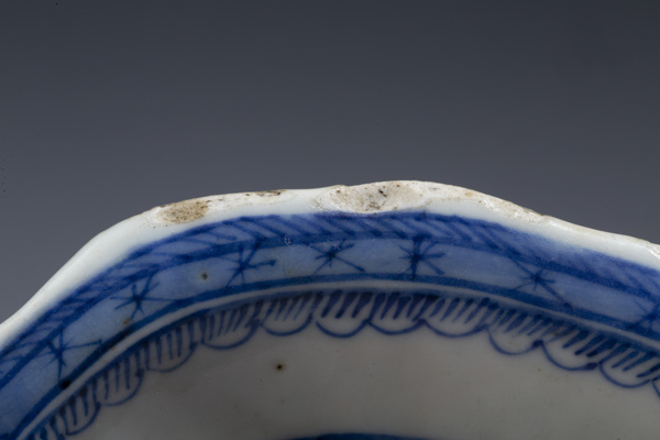 古玩陶瓷清乾隆·青花山水樓閣紋葉形盤(pán)拍賣(mài)，當(dāng)前價(jià)格1280元