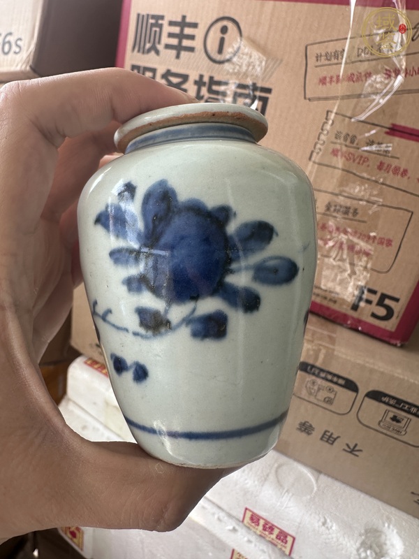 古玩陶瓷青花花卉紋蓋罐真品鑒賞圖