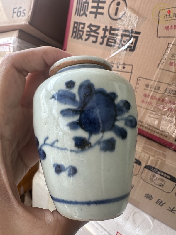 古玩陶瓷青花花卉紋蓋罐真品鑒賞圖