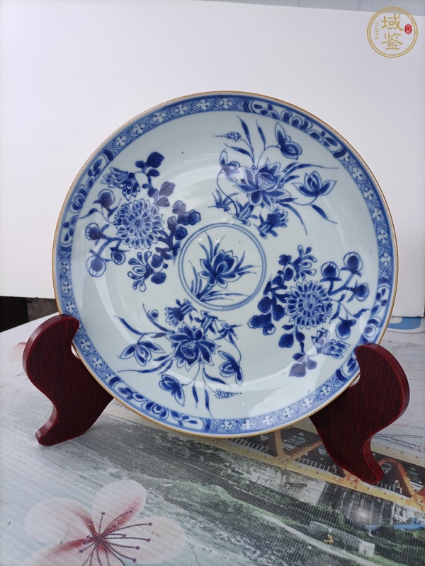 古玩陶瓷青花折枝花卉紋盤真品鑒賞圖