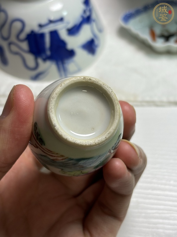 古玩陶瓷粉彩花鳥紋長頸瓶真品鑒賞圖