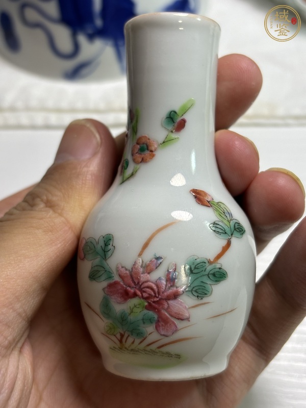 古玩陶瓷粉彩花鳥紋長頸瓶真品鑒賞圖