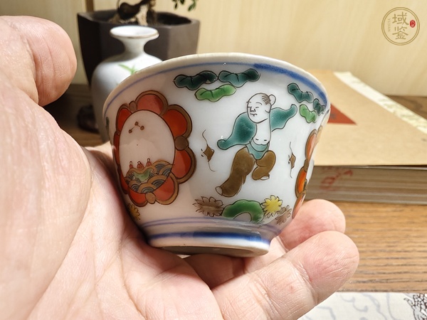 古玩陶瓷日本明治青花彩繪嬰戲圖茶杯真品鑒賞圖