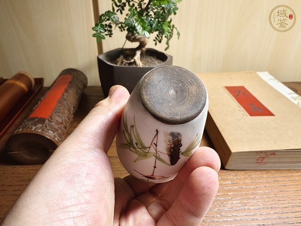 古玩陶瓷日本昭和彩繪花鳥紋撇口瓶真品鑒賞圖