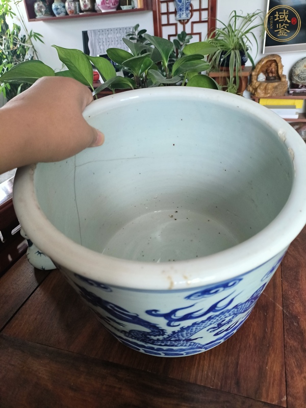 古玩陶瓷龍紋青花圈足筒式香爐真品鑒賞圖