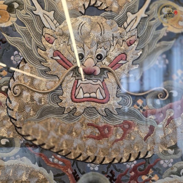 古玩雜項龍紋刺繡真品鑒賞圖
