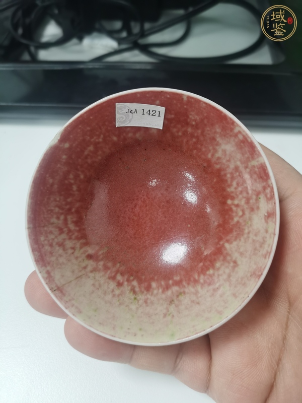 古玩陶瓷豇豆紅釉茶碗真品鑒賞圖