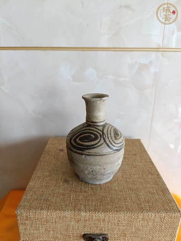 古玩陶瓷玉溪窯青花螺旋紋撇口瓶真品鑒賞圖