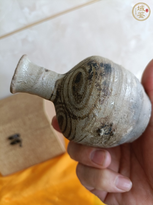 古玩陶瓷玉溪窯青花螺旋紋撇口瓶真品鑒賞圖