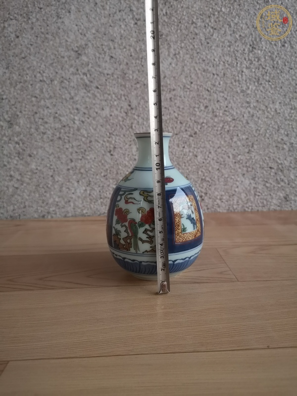 古玩陶瓷青花五彩瓶真品鑒賞圖