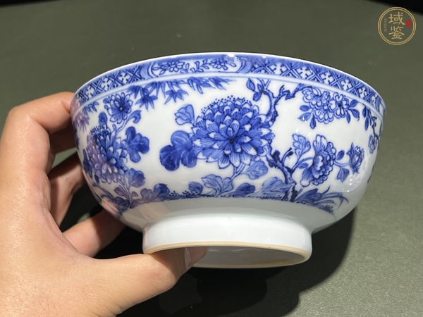 古玩陶瓷青花花卉紋蓋碗真品鑒賞圖