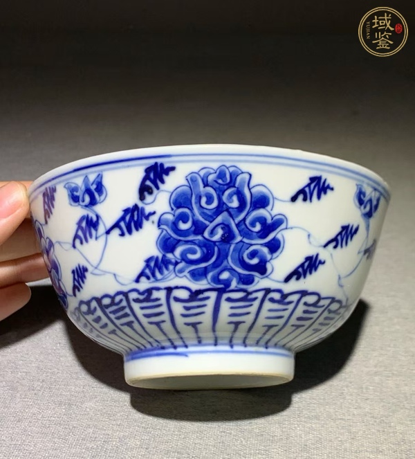 古玩陶瓷青花纏枝花卉紋墩式碗真品鑒賞圖