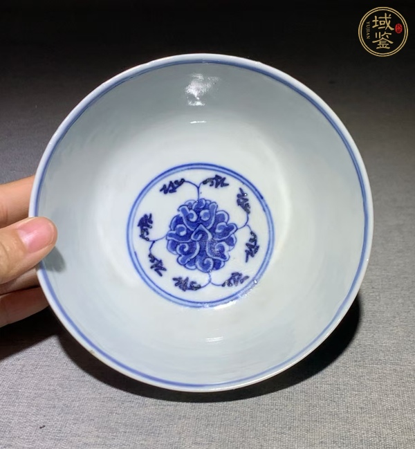 古玩陶瓷宣統(tǒng)本朝青花碗真品鑒賞圖