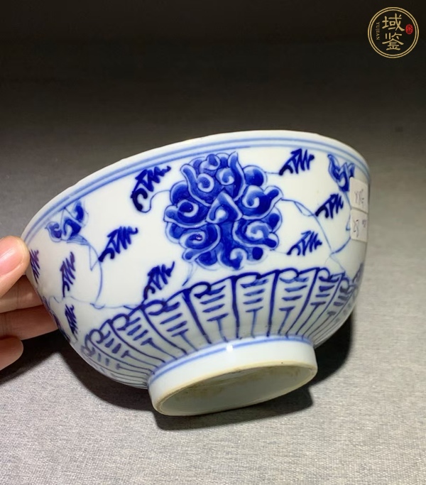 古玩陶瓷青花纏枝花卉紋墩式碗真品鑒賞圖