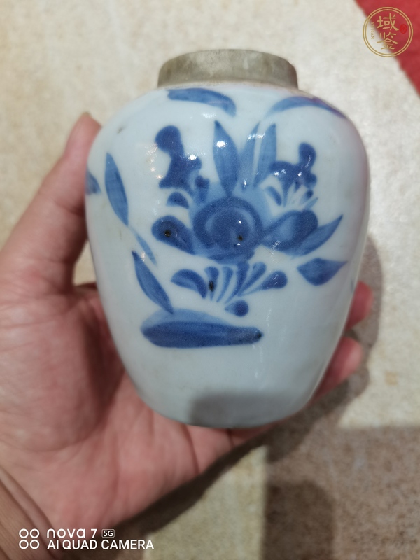 古玩陶瓷花卉紋青花罐真品鑒賞圖