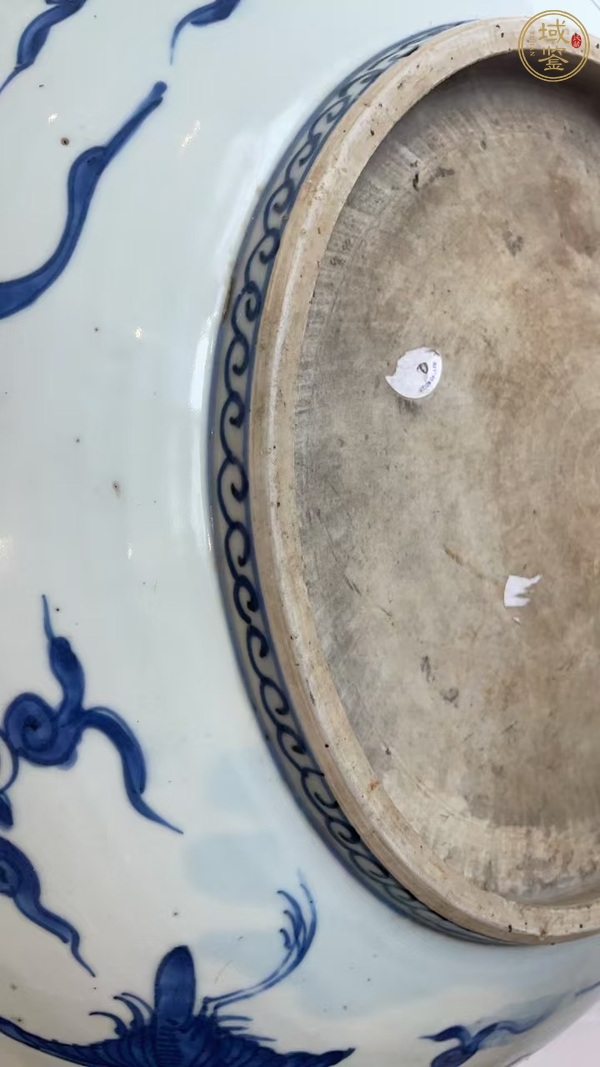 古玩陶瓷明萬歷青花鳳穿花卉紋盤真品鑒賞圖