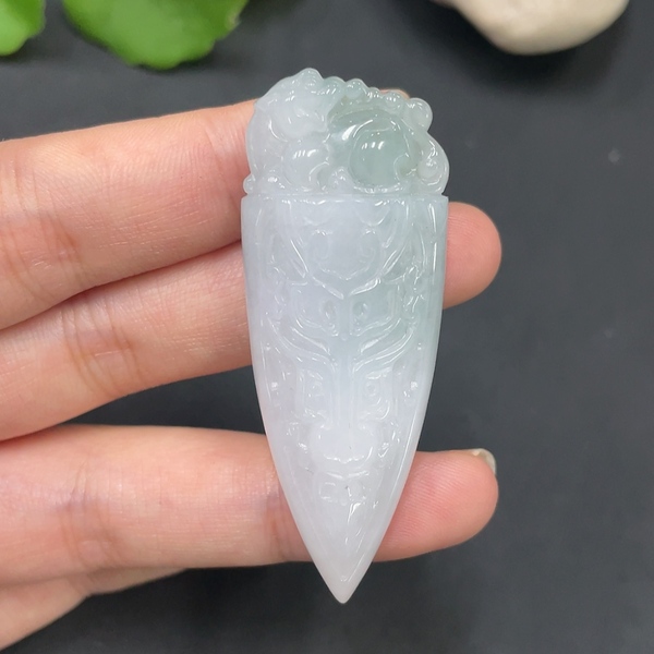 古玩玉器11天然翡翠仿古紋飾掛墜拍賣,當前價格330元