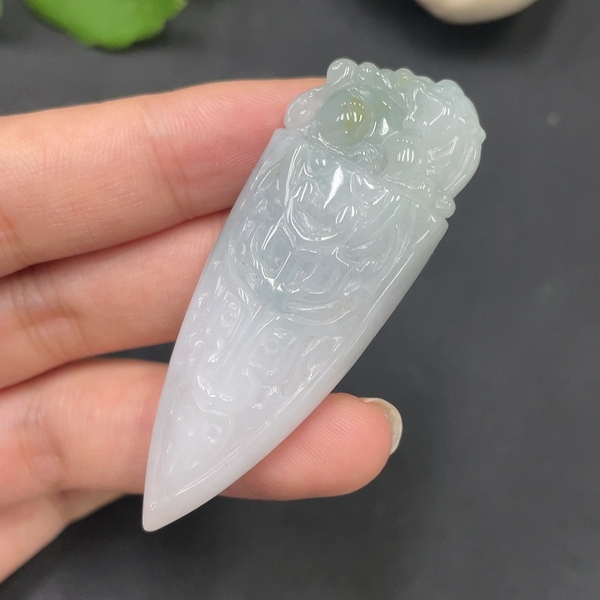 古玩玉器11天然翡翠仿古紋飾掛墜拍賣,當前價格330元