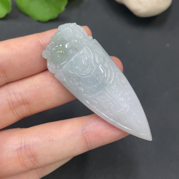 古玩玉器11天然翡翠仿古紋飾掛墜拍賣,當前價格330元