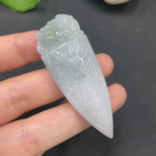 古玩玉器11天然翡翠仿古紋飾掛墜拍賣,當前價格330元