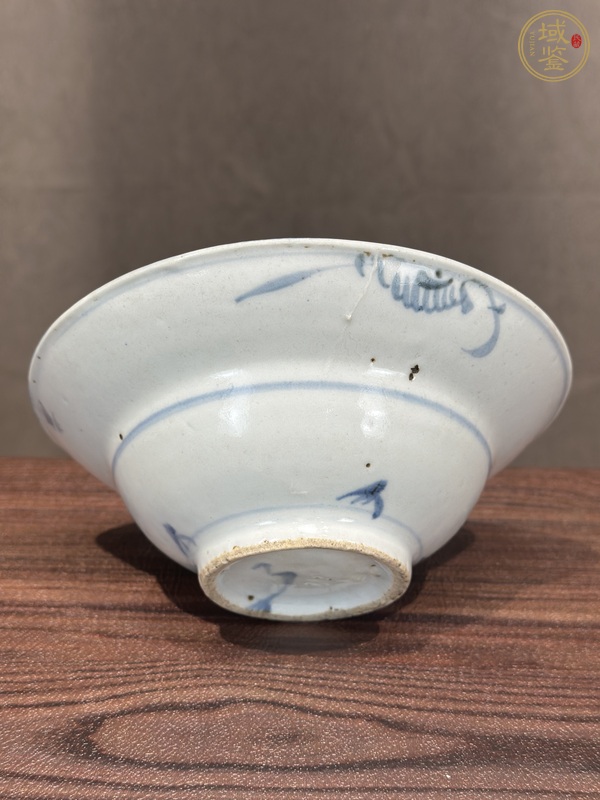 古玩陶瓷青花錦地兔紋折腰碗真品鑒賞圖